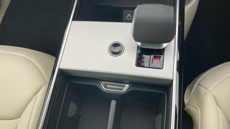 Land Rover Range Rover 3.0 D300 SE 4dr Auto Diesel Estate